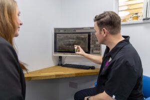 Pure Dental Implants Discussing Single Tooth Implant